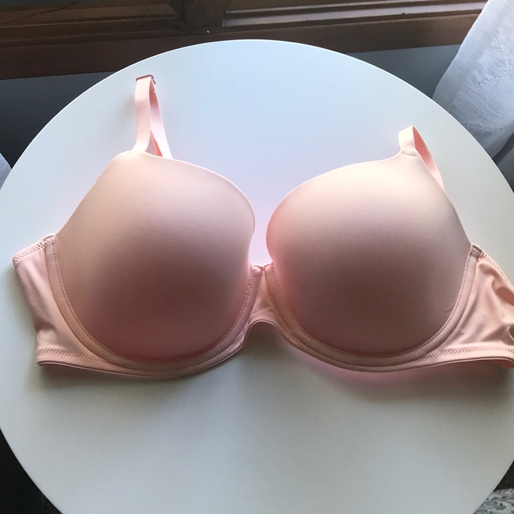 Victoria Secret (Pink) 34 DD pink T-shirt bra
